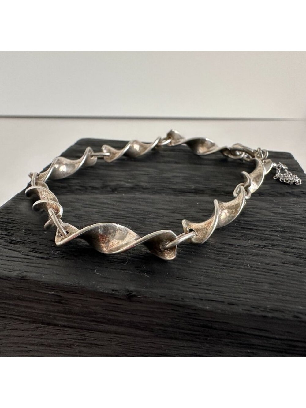 Vintage 12K White Gold Filled Twisted Ribbon Link Bracelet with Safety Chain